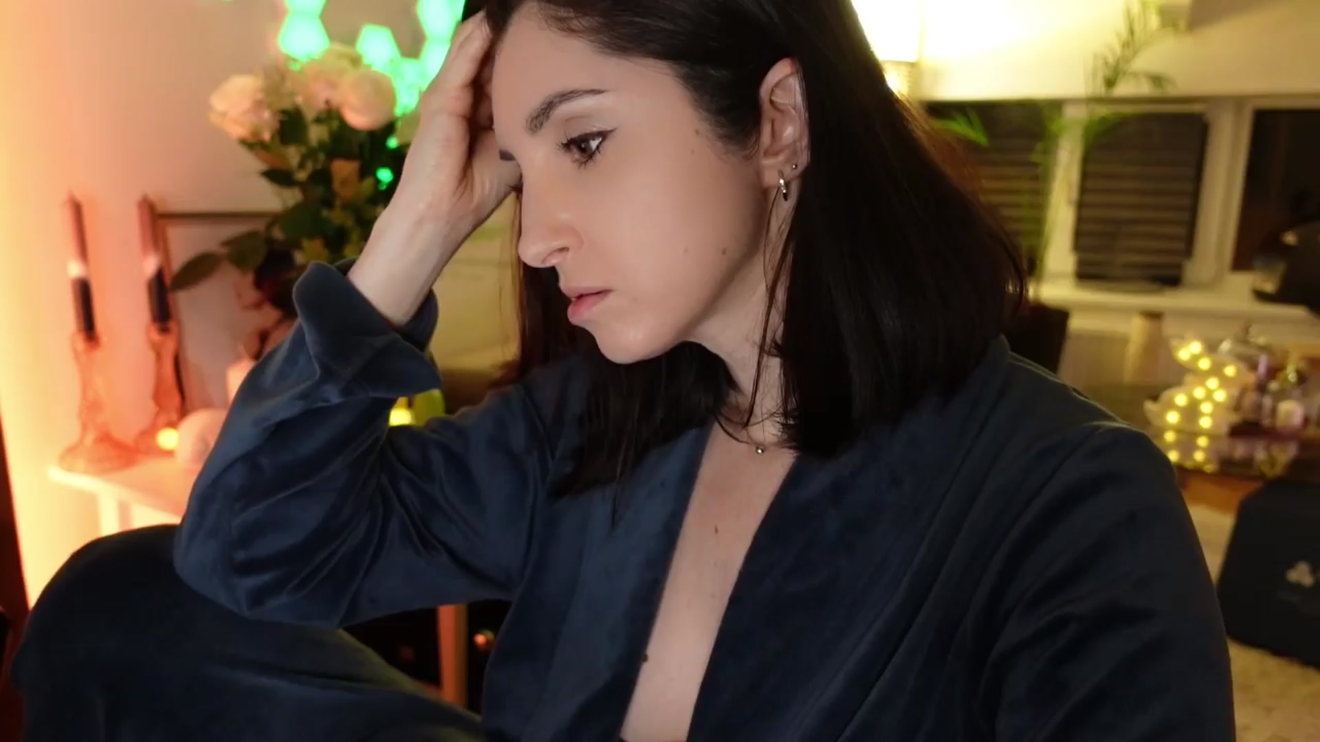 Gallery image thumbnail from Maddie's myfreecams stream on, 04/11/2024, 24:31 image 5 of 20