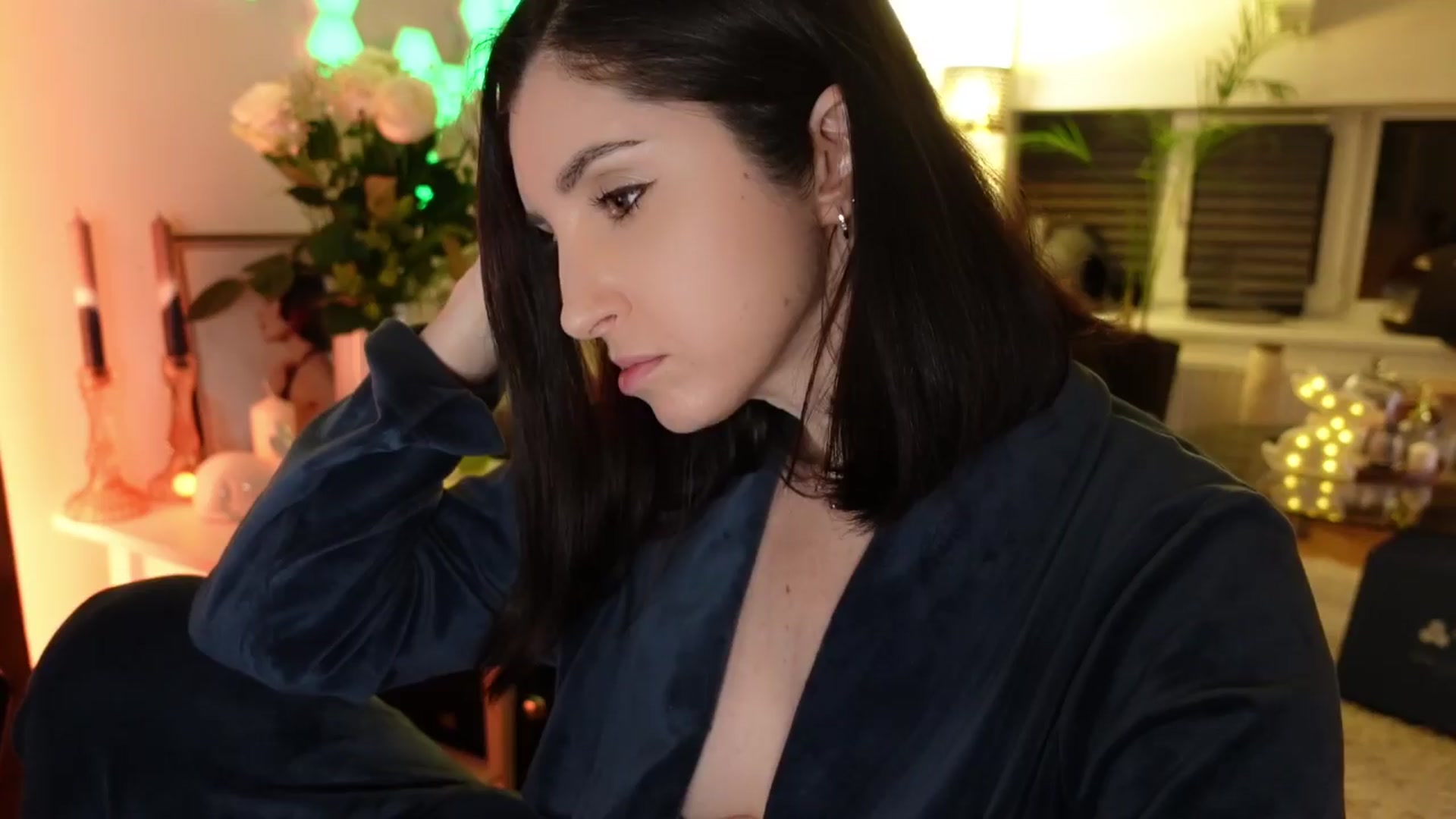 Gallery image thumbnail from Maddie's myfreecams stream on, 04/11/2024, 24:31 image 1 of 20