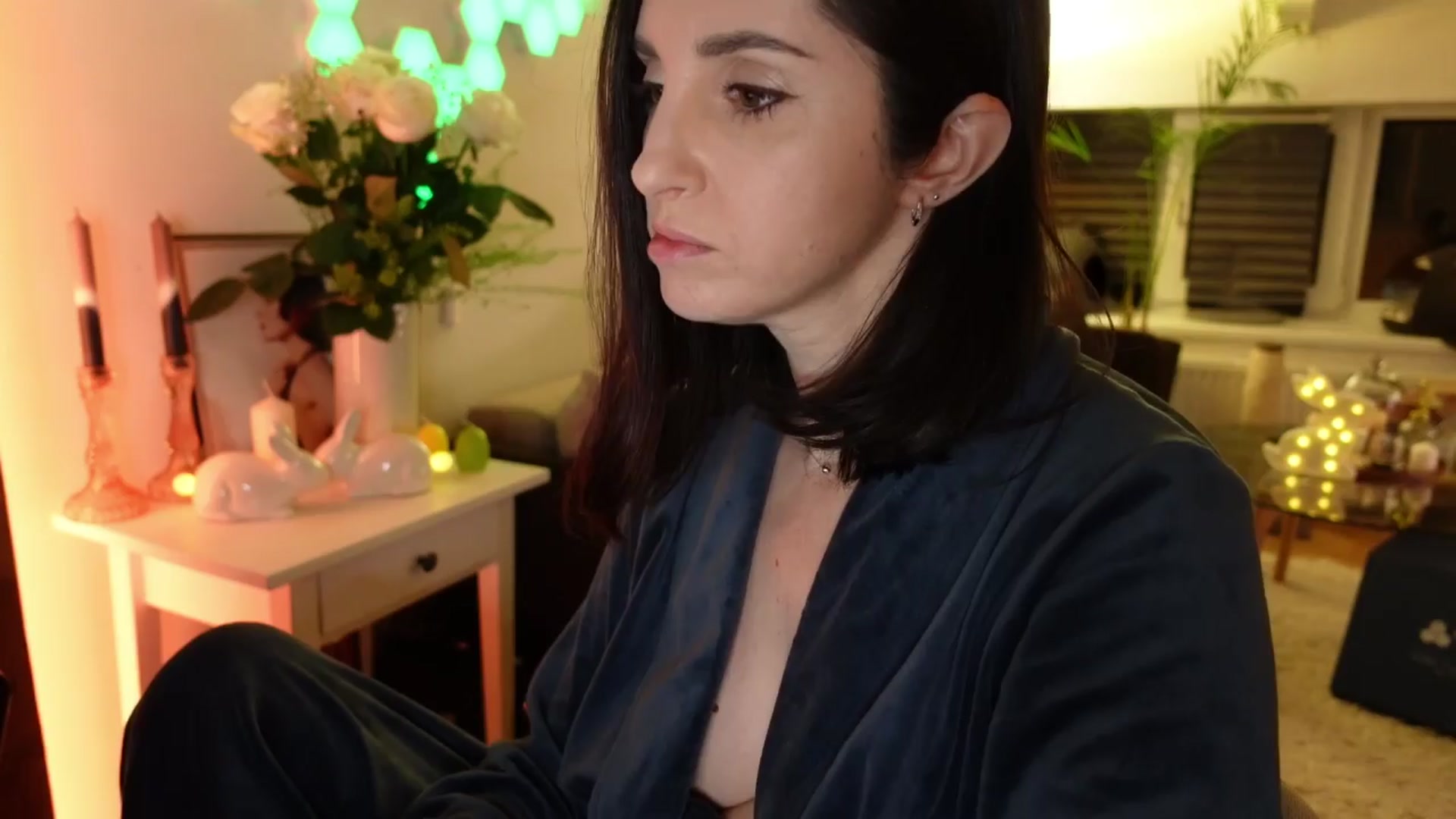 Gallery image thumbnail from Maddie's myfreecams stream on, 04/11/2024, 24:31 image 15 of 20