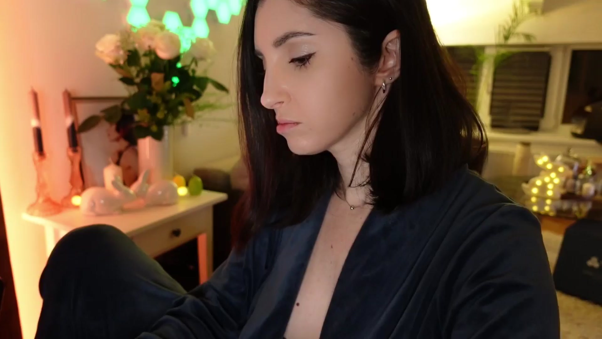 Gallery image thumbnail from Maddie's myfreecams stream on, 04/11/2024, 24:31 image 6 of 20