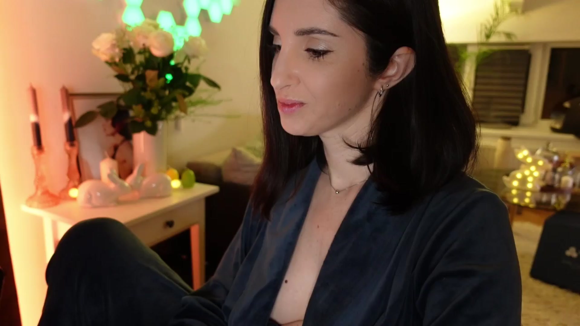 Gallery image thumbnail from Maddie's myfreecams stream on, 04/11/2024, 24:31 image 3 of 20