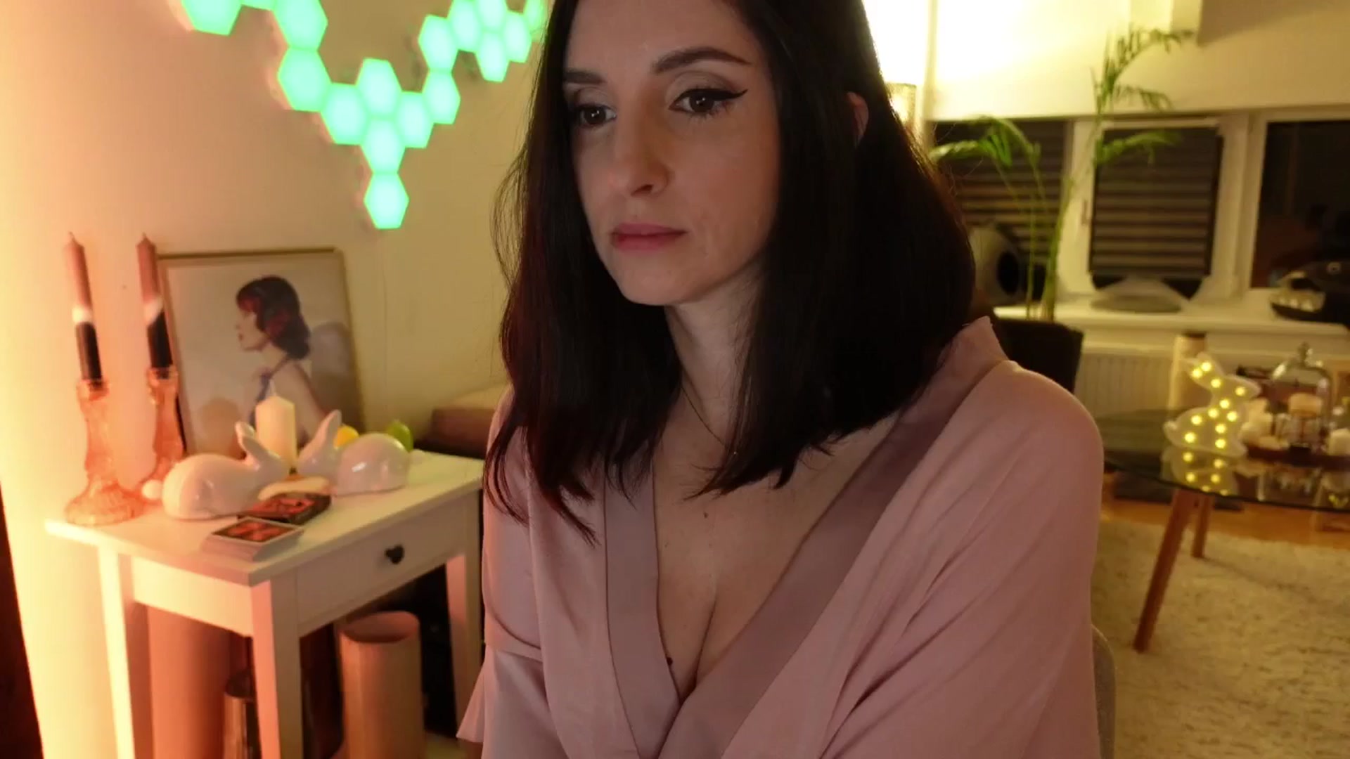 Gallery image thumbnail from Maddie's myfreecams stream on, 04/17/2024, 24:36 image 9 of 20