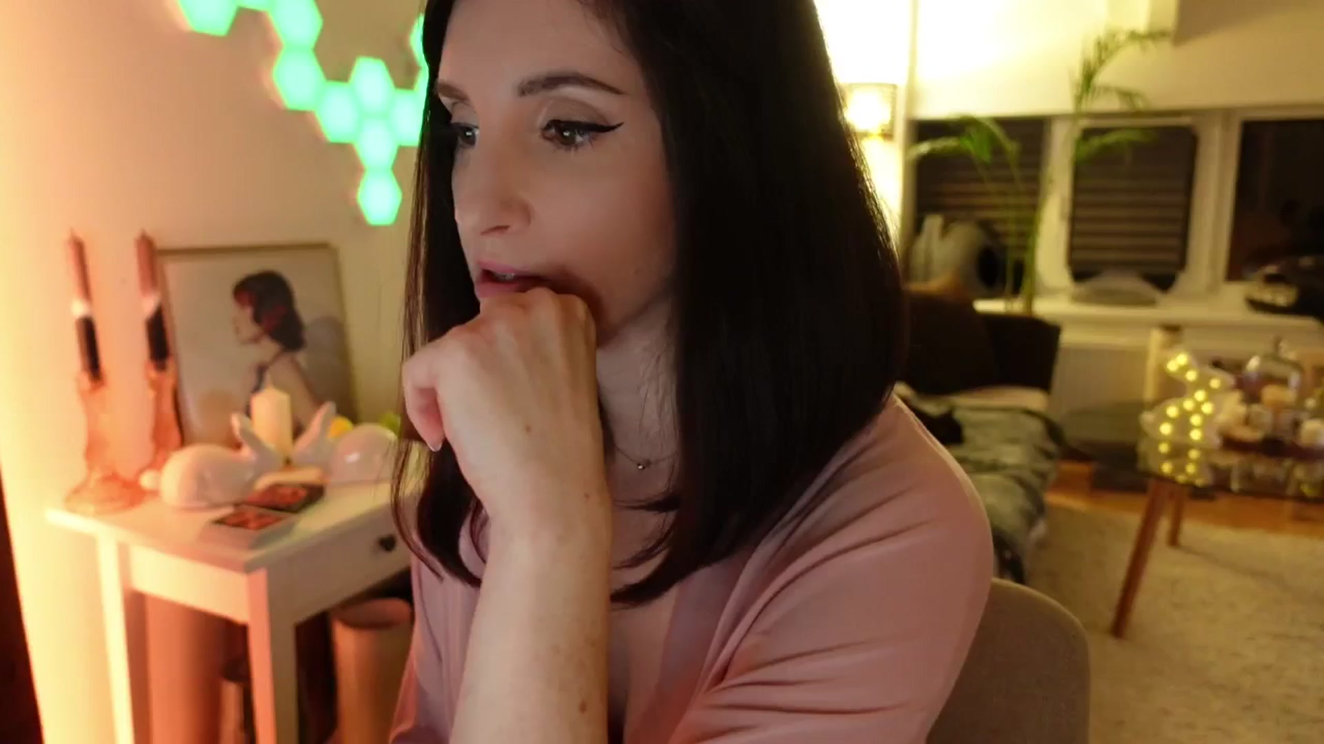 Gallery image thumbnail from Maddie's myfreecams stream on, 04/17/2024, 24:36 image 2 of 20