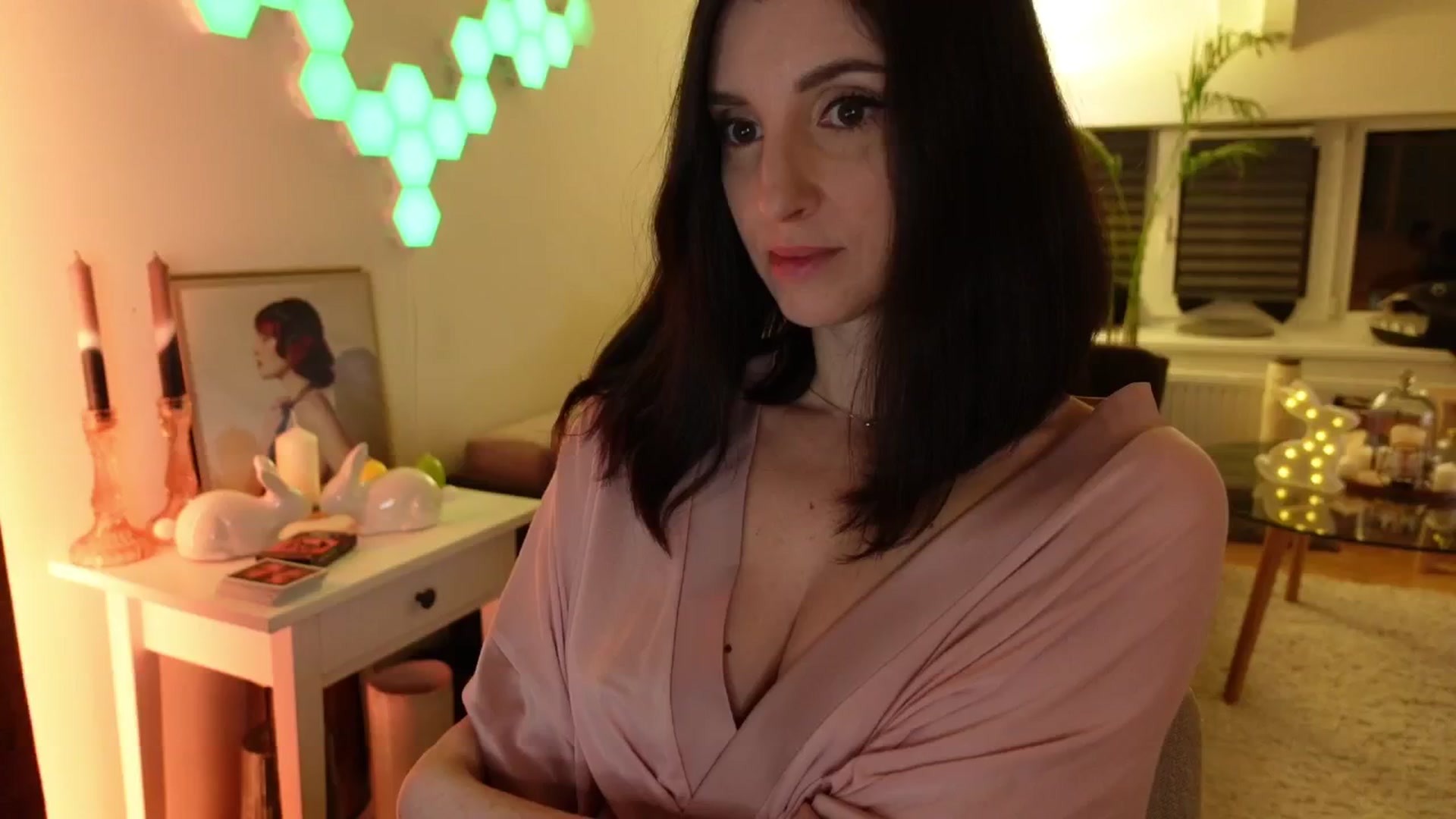 Gallery image thumbnail from Maddie's myfreecams stream on, 04/17/2024, 24:36 image 5 of 20