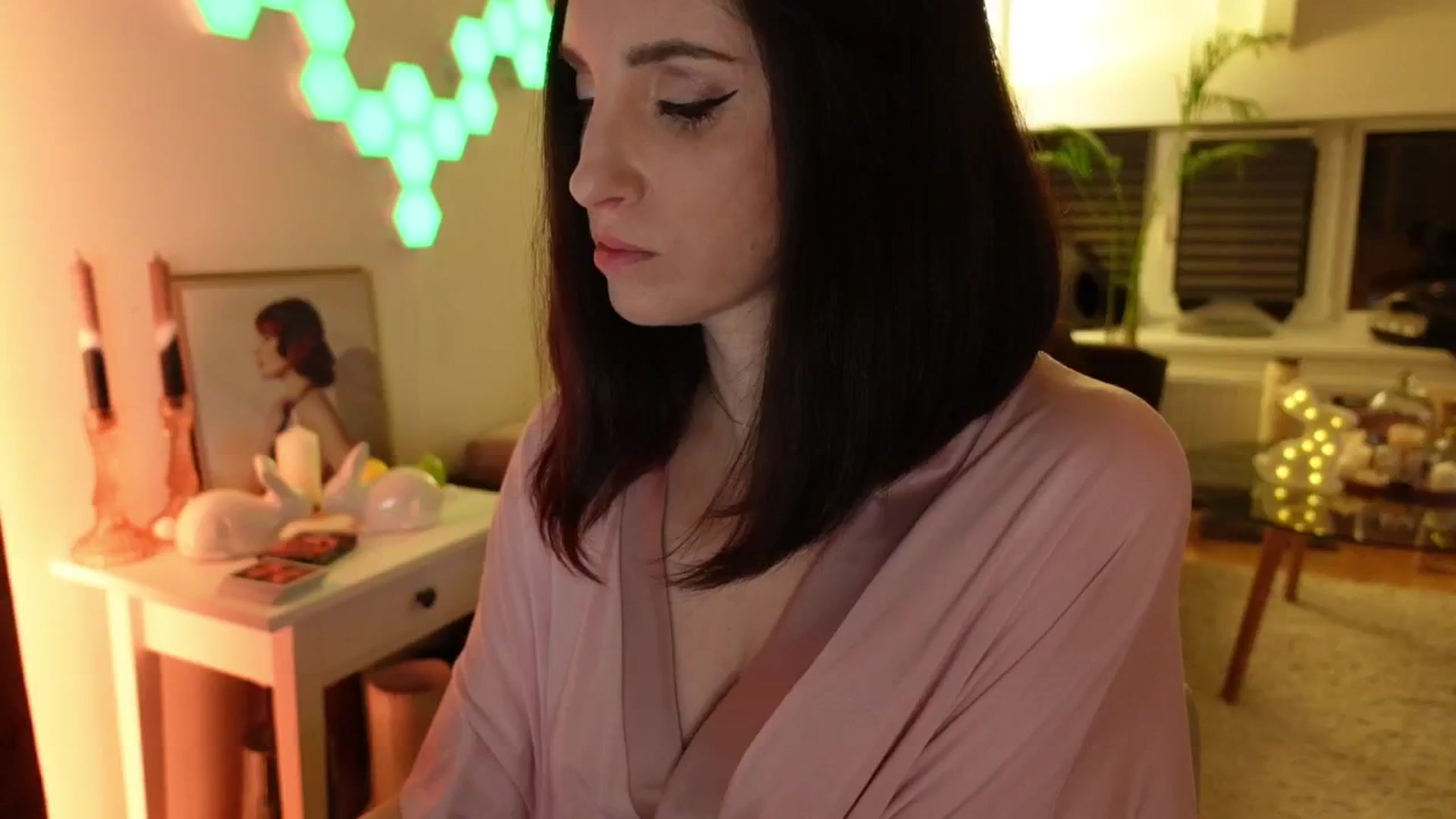 Gallery image thumbnail from Maddie's myfreecams stream on, 04/17/2024, 24:36 image 8 of 20