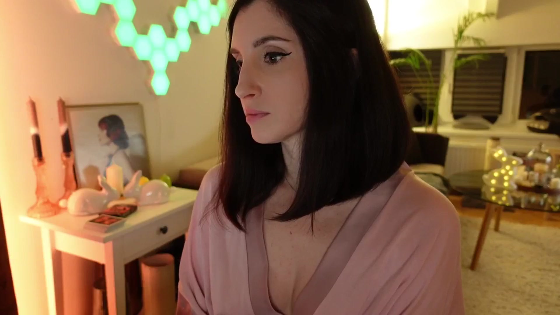 Gallery image thumbnail from Maddie's myfreecams stream on, 04/17/2024, 24:36 image 17 of 20