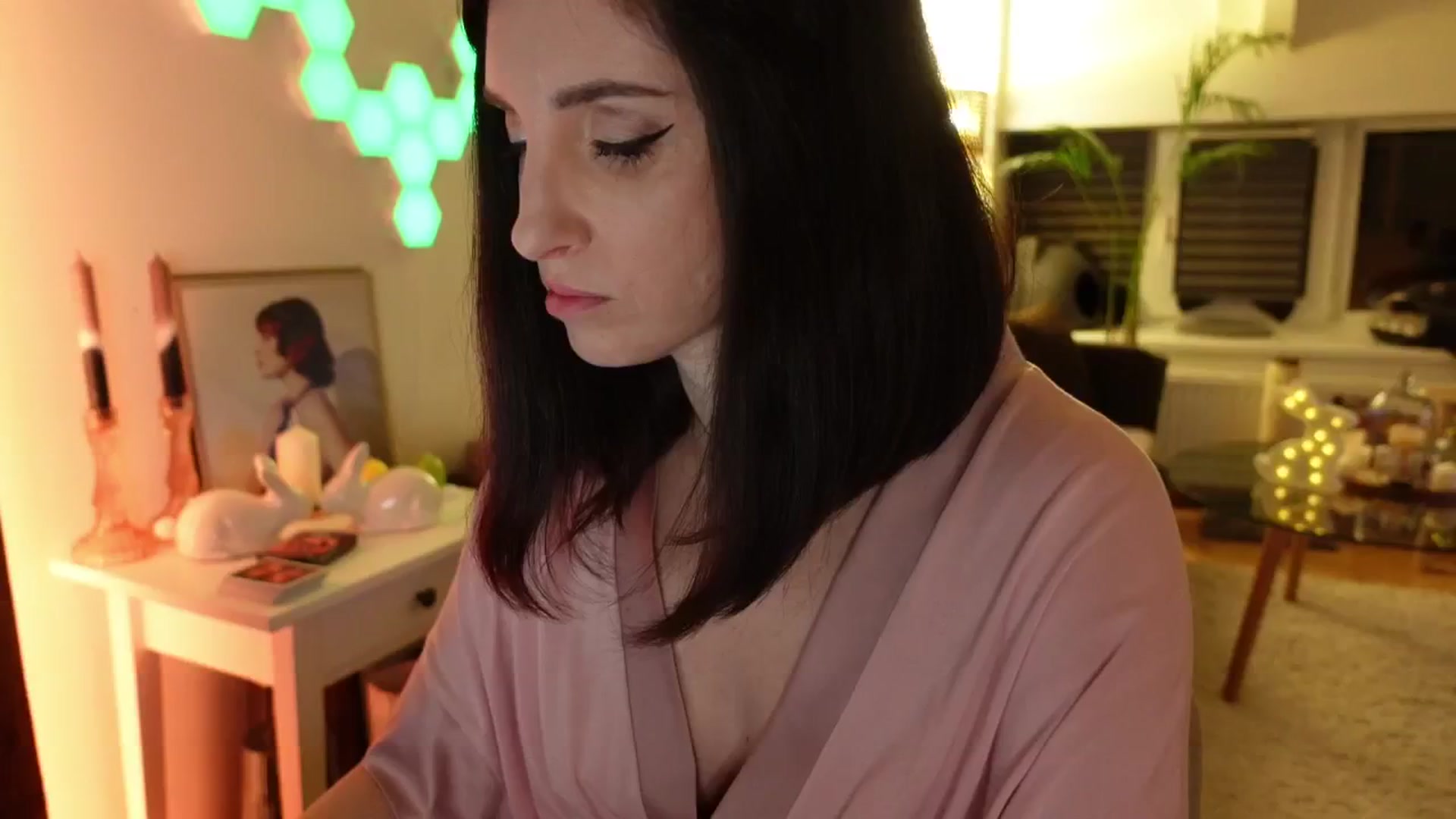 Gallery image thumbnail from Maddie's myfreecams stream on, 04/17/2024, 24:36 image 9 of 20