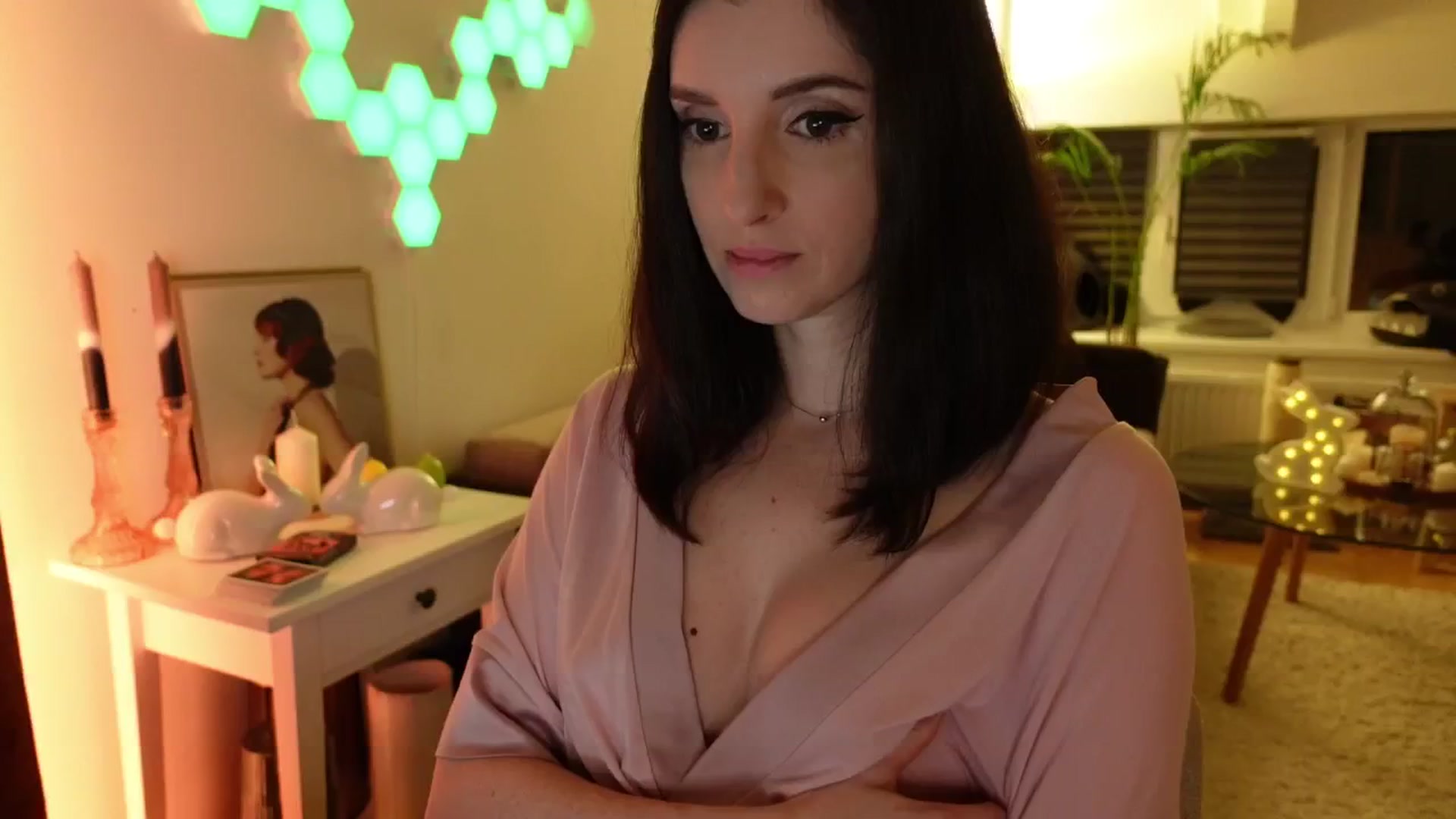Gallery image thumbnail from Maddie's myfreecams stream on, 04/17/2024, 24:36 image 12 of 20