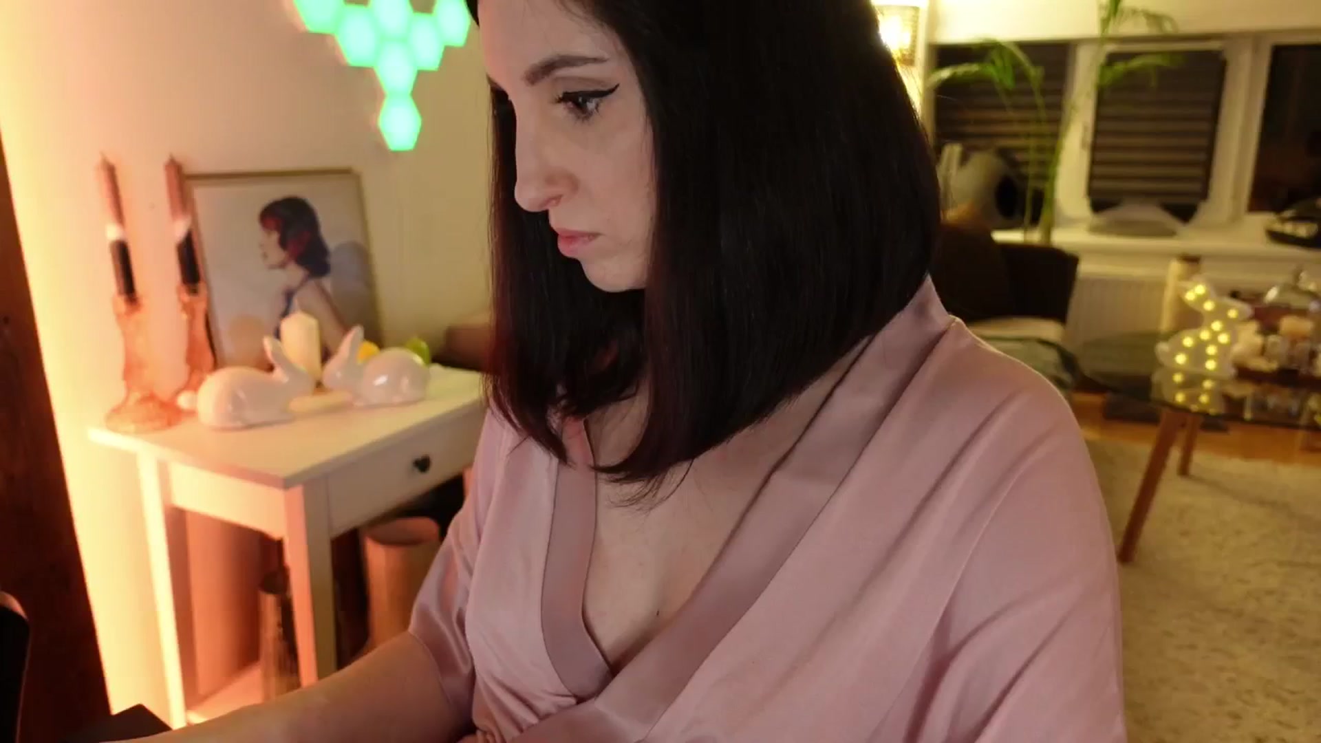 Gallery image thumbnail from Maddie's myfreecams stream on, 04/17/2024, 02:49 image 18 of 20