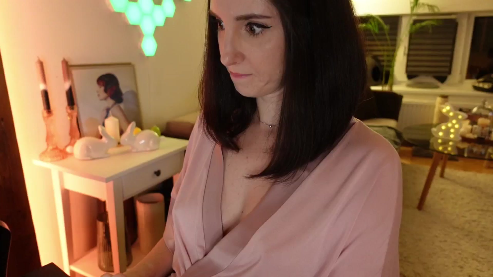 Gallery image thumbnail from Maddie's myfreecams stream on, 04/17/2024, 02:49 image 16 of 20