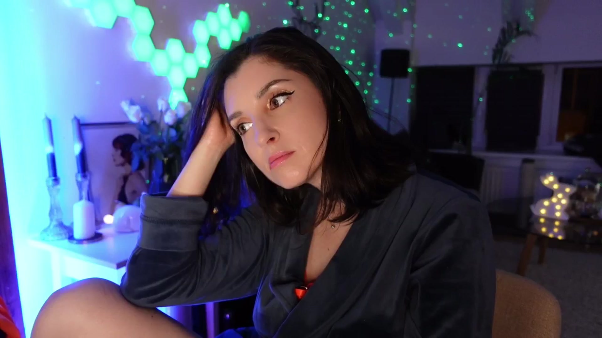 Gallery image thumbnail from Maddie's myfreecams stream on, 04/21/2024, 02:18 image 6 of 20