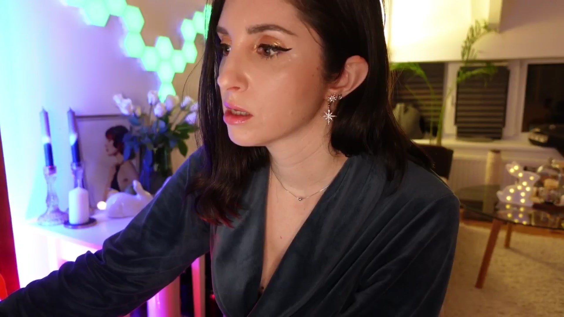 Gallery image thumbnail from Maddie's myfreecams stream on, 04/21/2024, 02:18 image 11 of 20