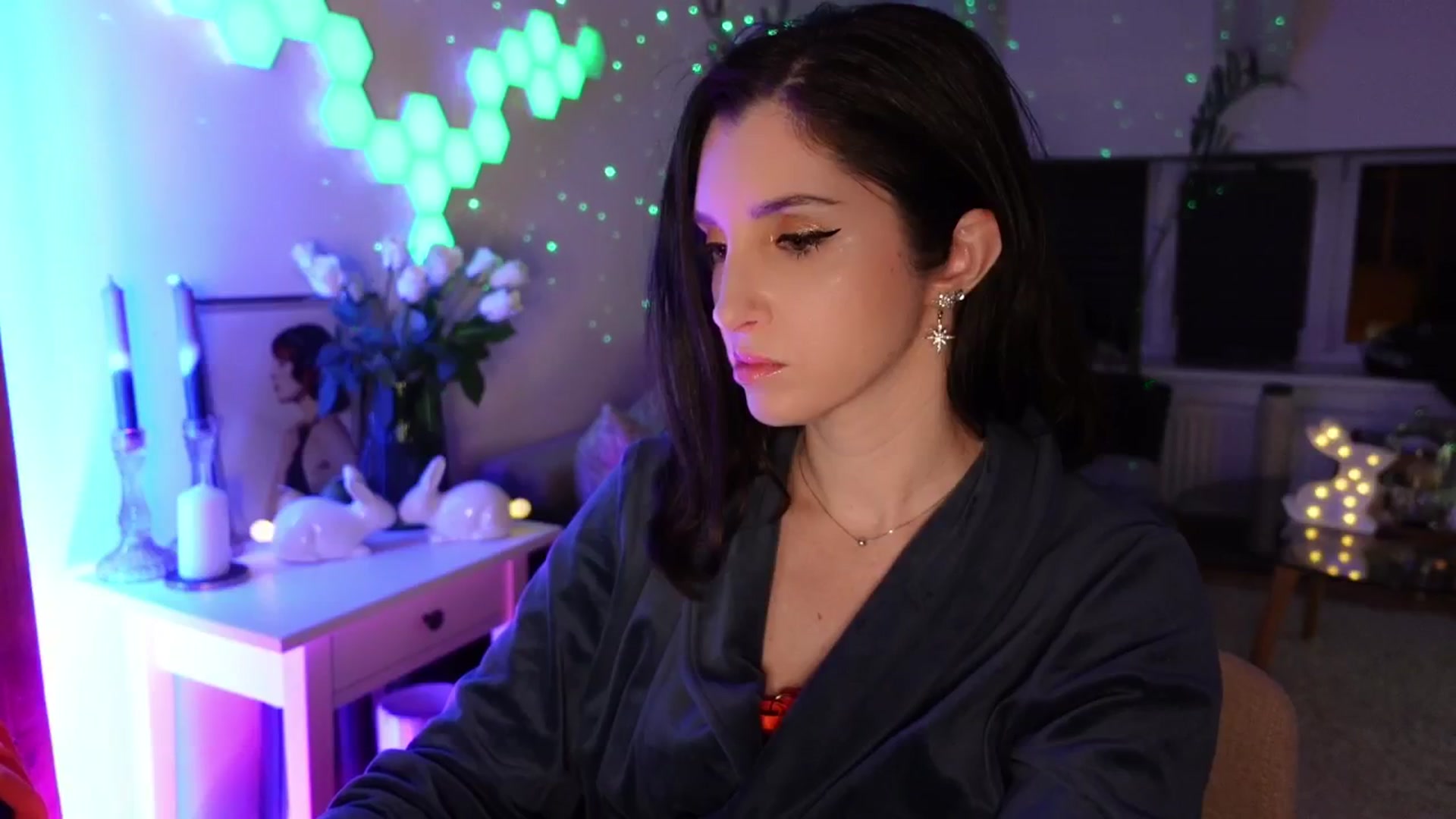 Gallery image thumbnail from Maddie's myfreecams stream on, 04/21/2024, 02:18 image 9 of 20