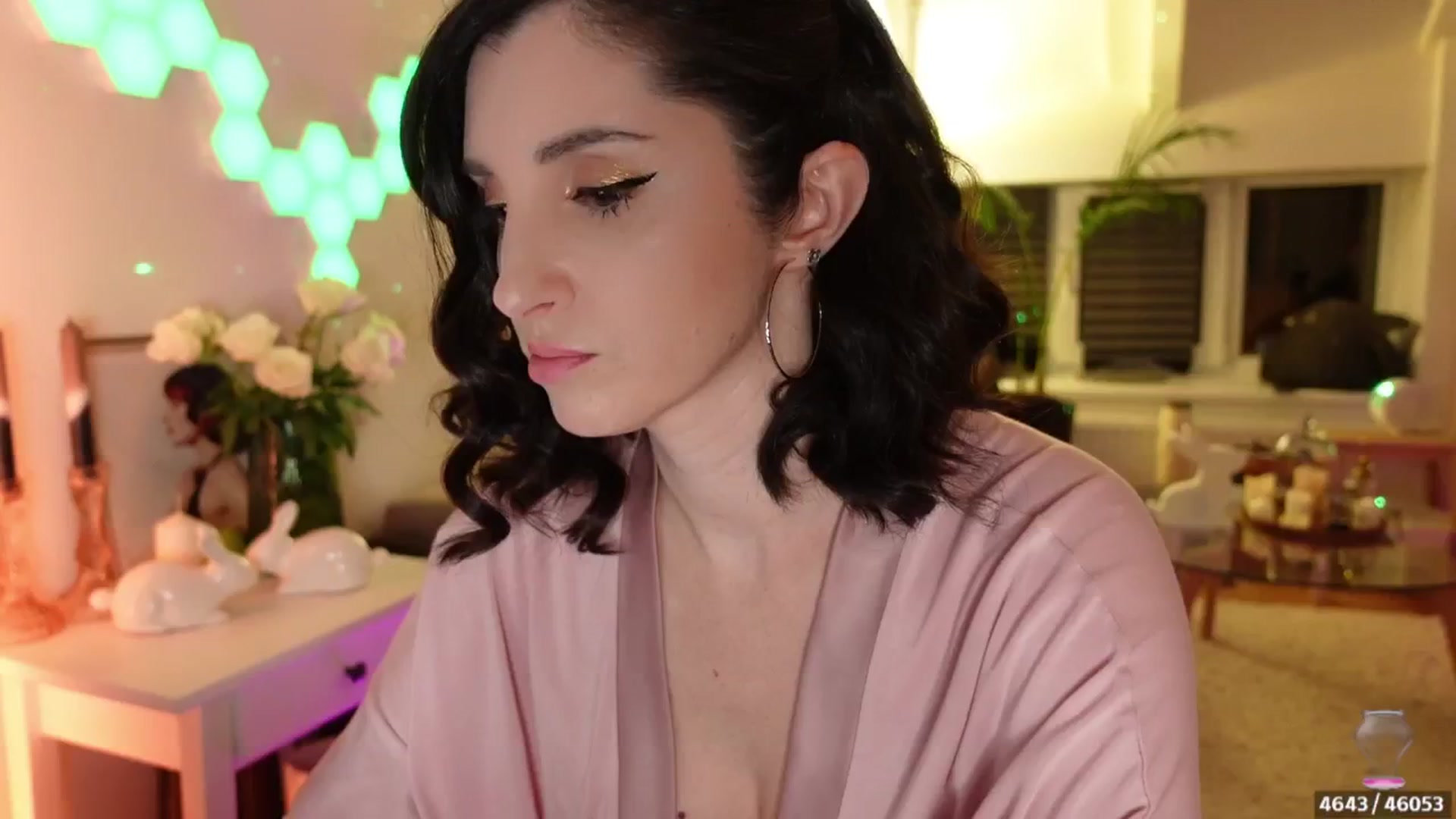 Gallery image thumbnail from Maddie's myfreecams stream on, 04/28/2024, 24:49 image 10 of 20