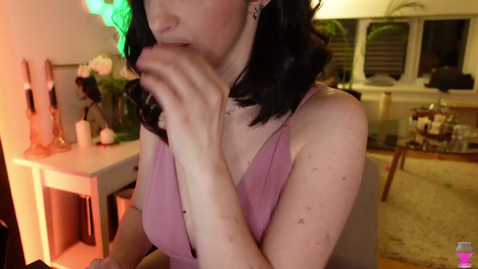 Gallery image thumbnail from Maddie's myfreecams stream on, 05/01/2024, 24:00 image 10 of 20