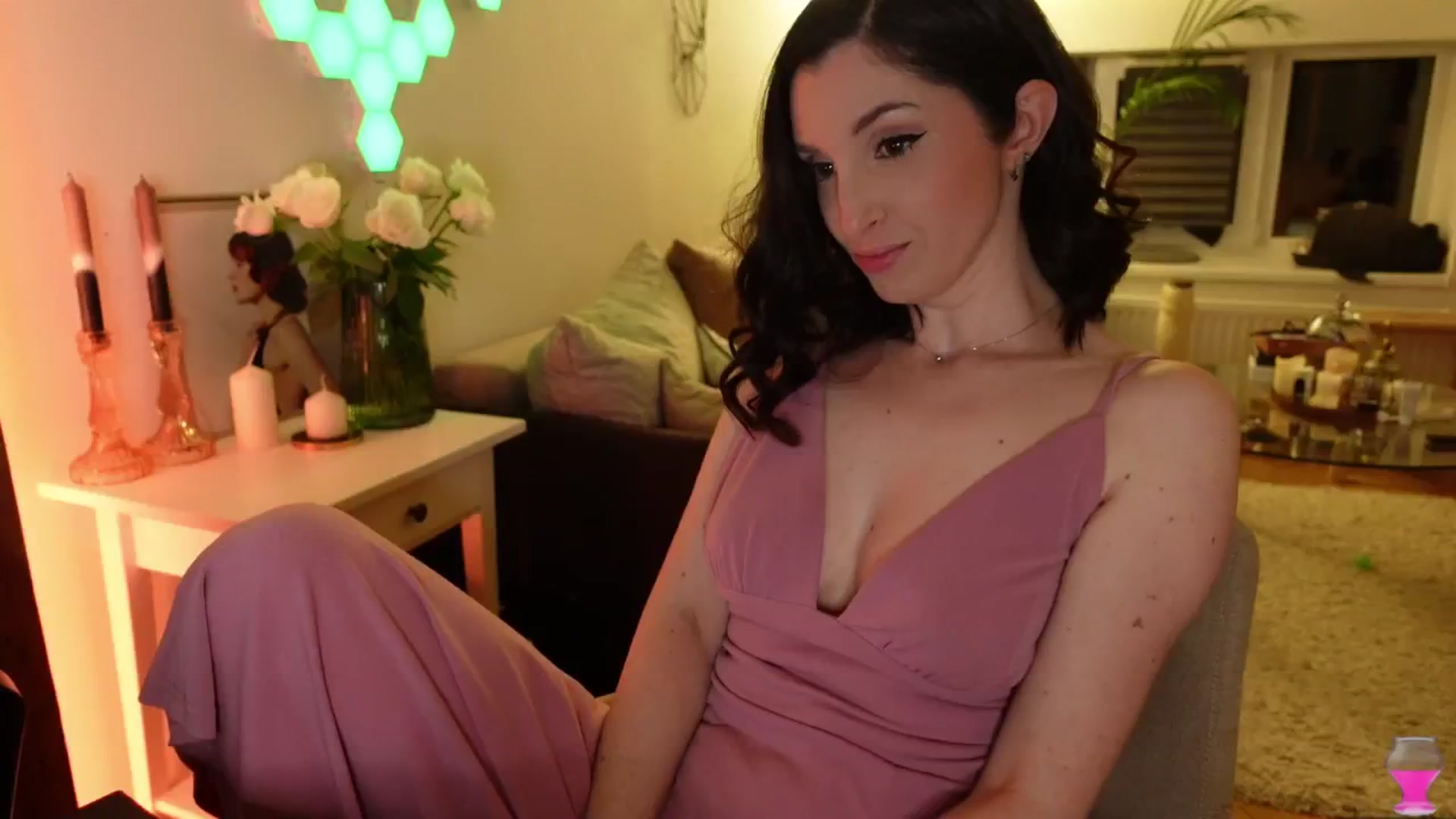 Gallery image thumbnail from Maddie's myfreecams stream on, 05/01/2024, 24:00 image 14 of 20
