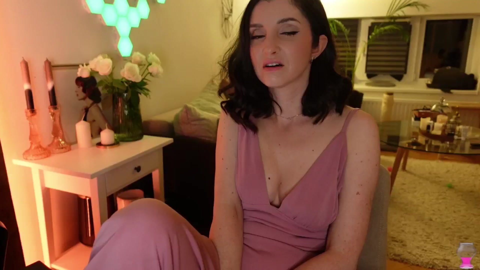 Gallery image thumbnail from Maddie's myfreecams stream on, 05/01/2024, 24:00 image 2 of 20
