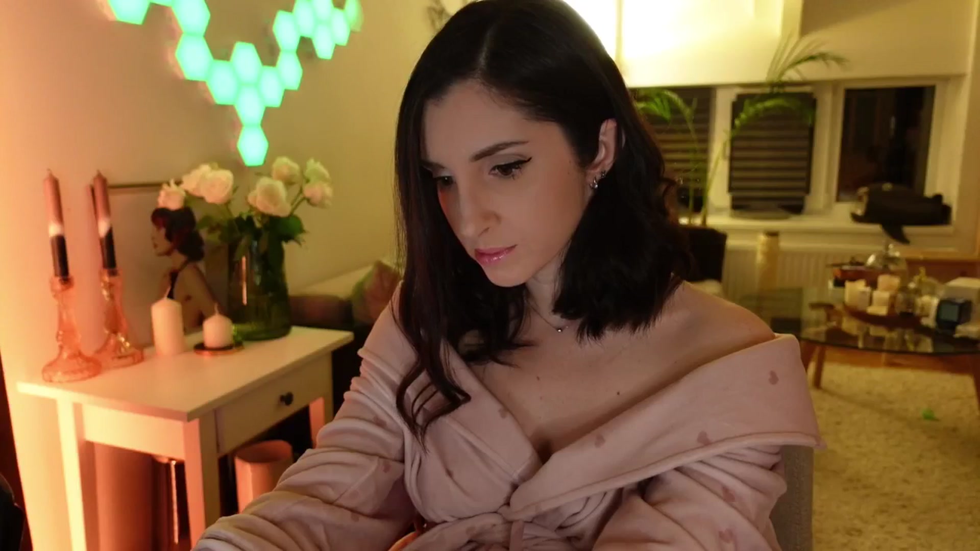 Gallery image thumbnail from Maddie's myfreecams stream on, 05/02/2024, 23:21 image 19 of 20