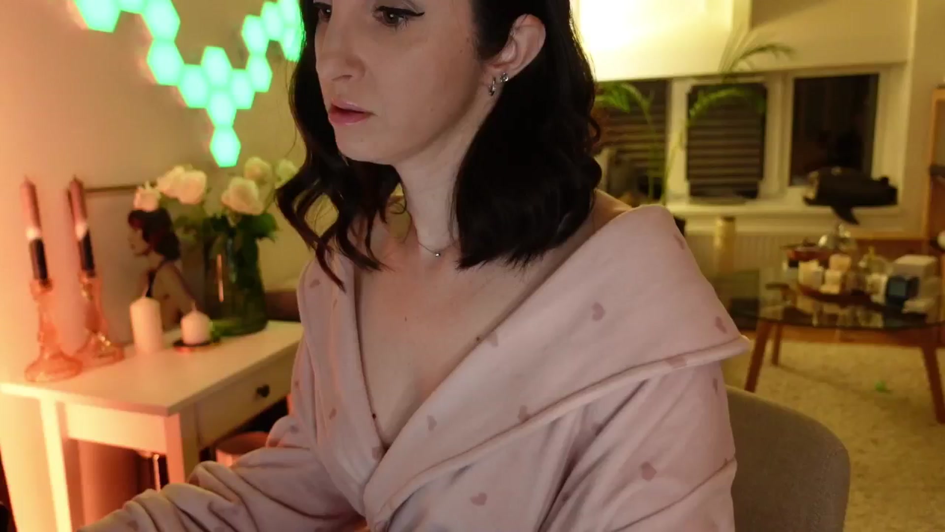 Gallery image thumbnail from Maddie's myfreecams stream on, 05/03/2024, 01:23 image 1 of 20