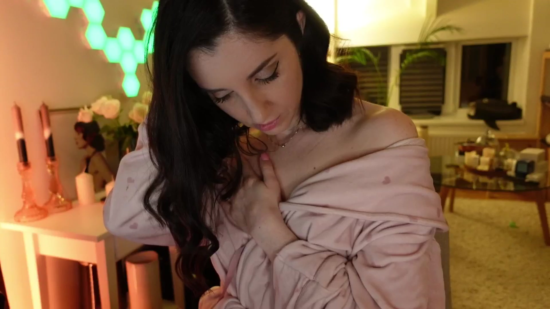 Gallery image thumbnail from Maddie's myfreecams stream on, 05/03/2024, 01:23 image 9 of 20