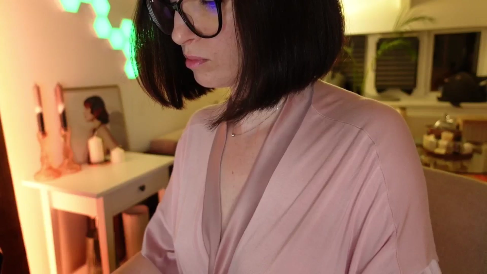 Gallery image thumbnail from Maddie's myfreecams stream on, 05/09/2024, 23:41 image 17 of 20