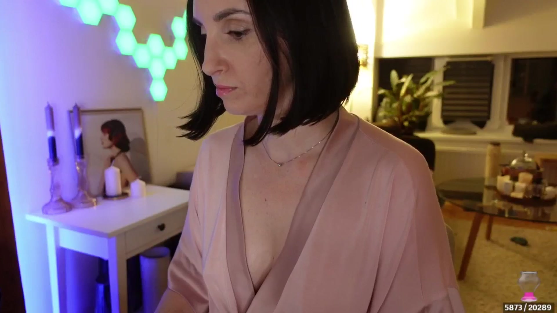Gallery image thumbnail from Maddie's myfreecams stream on, 05/13/2024, 20:27 image 6 of 20