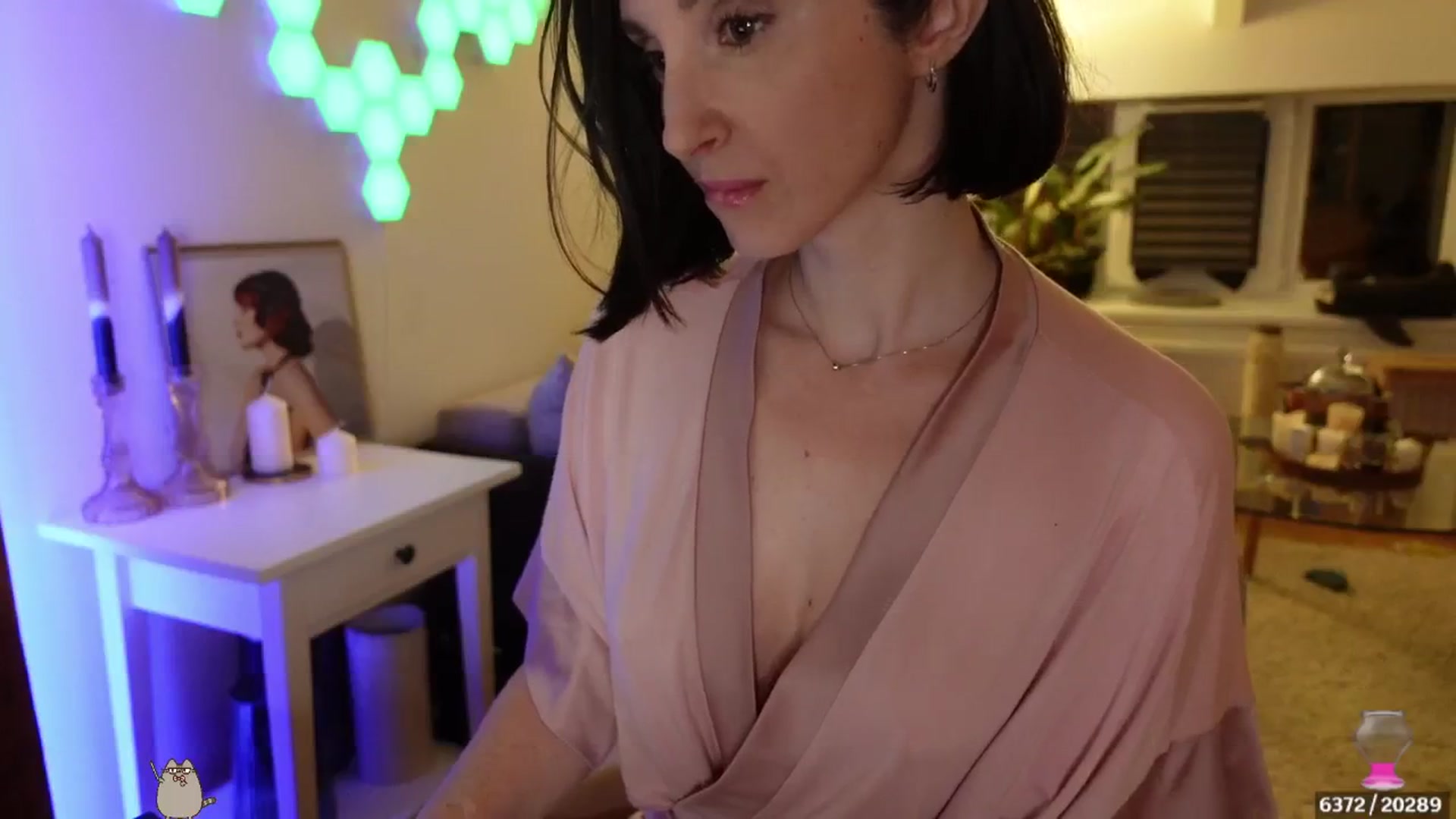 Gallery image thumbnail from Maddie's myfreecams stream on, 05/13/2024, 20:27 image 13 of 20
