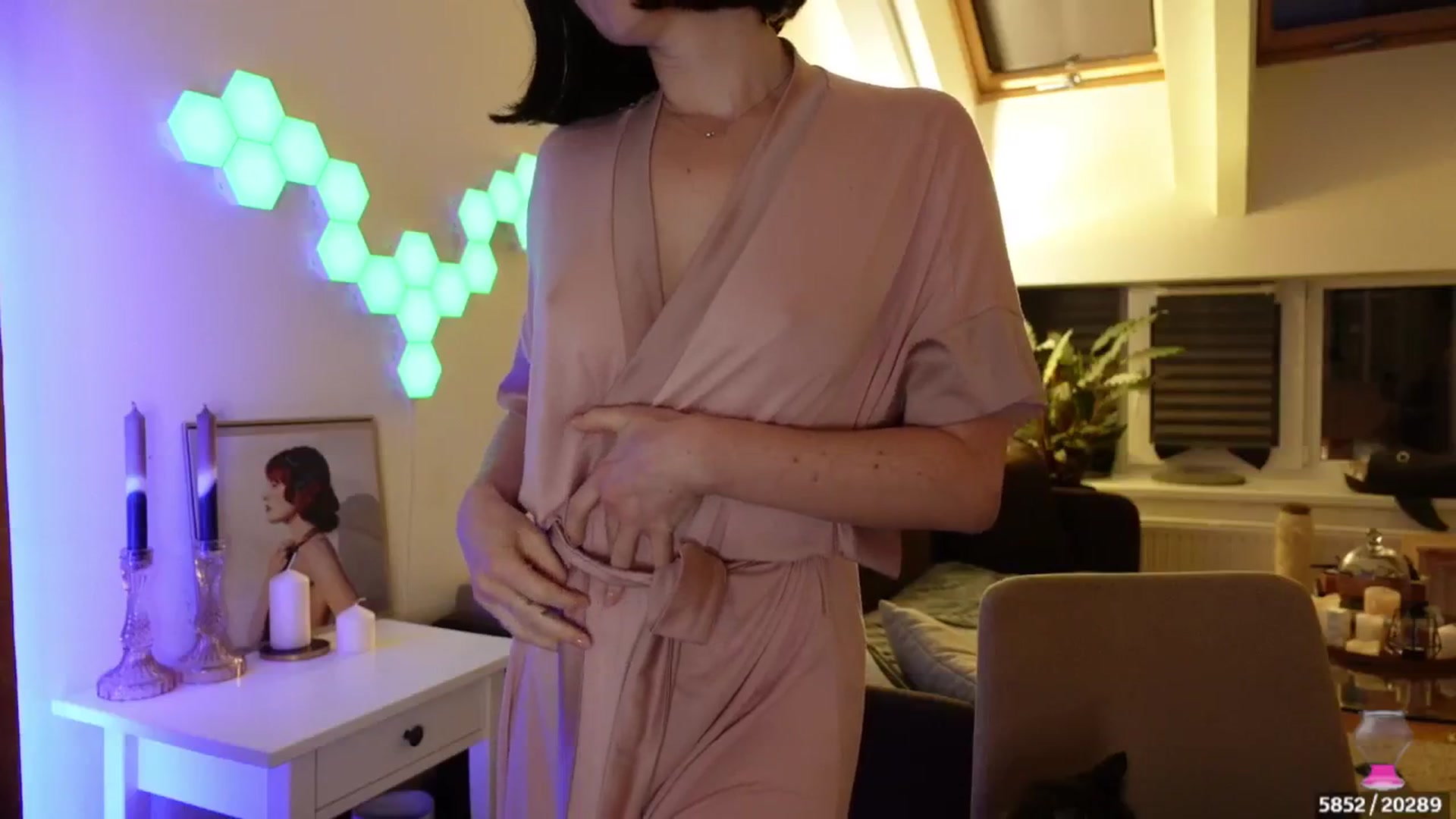 Gallery image thumbnail from Maddie's myfreecams stream on, 05/13/2024, 20:27 image 3 of 20