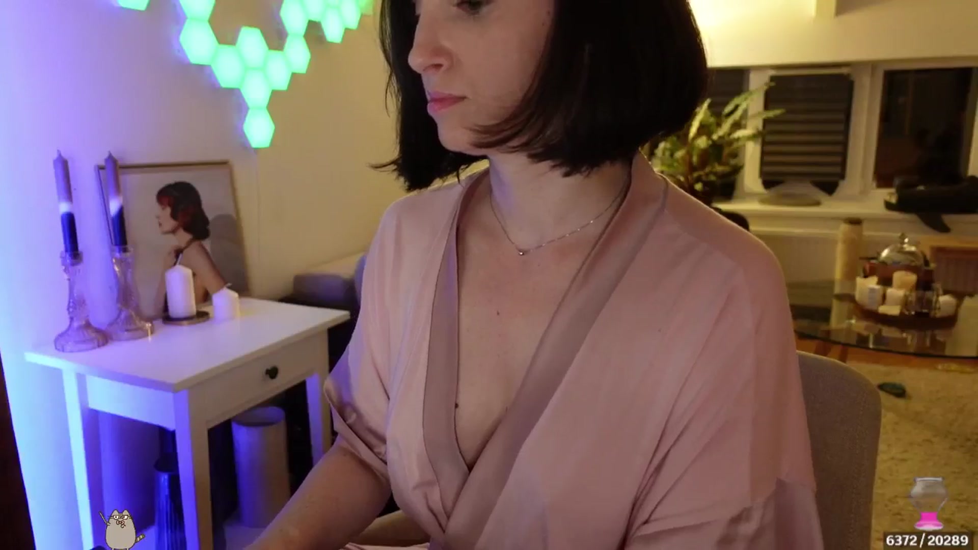 Gallery image thumbnail from Maddie's myfreecams stream on, 05/13/2024, 20:27 image 14 of 20