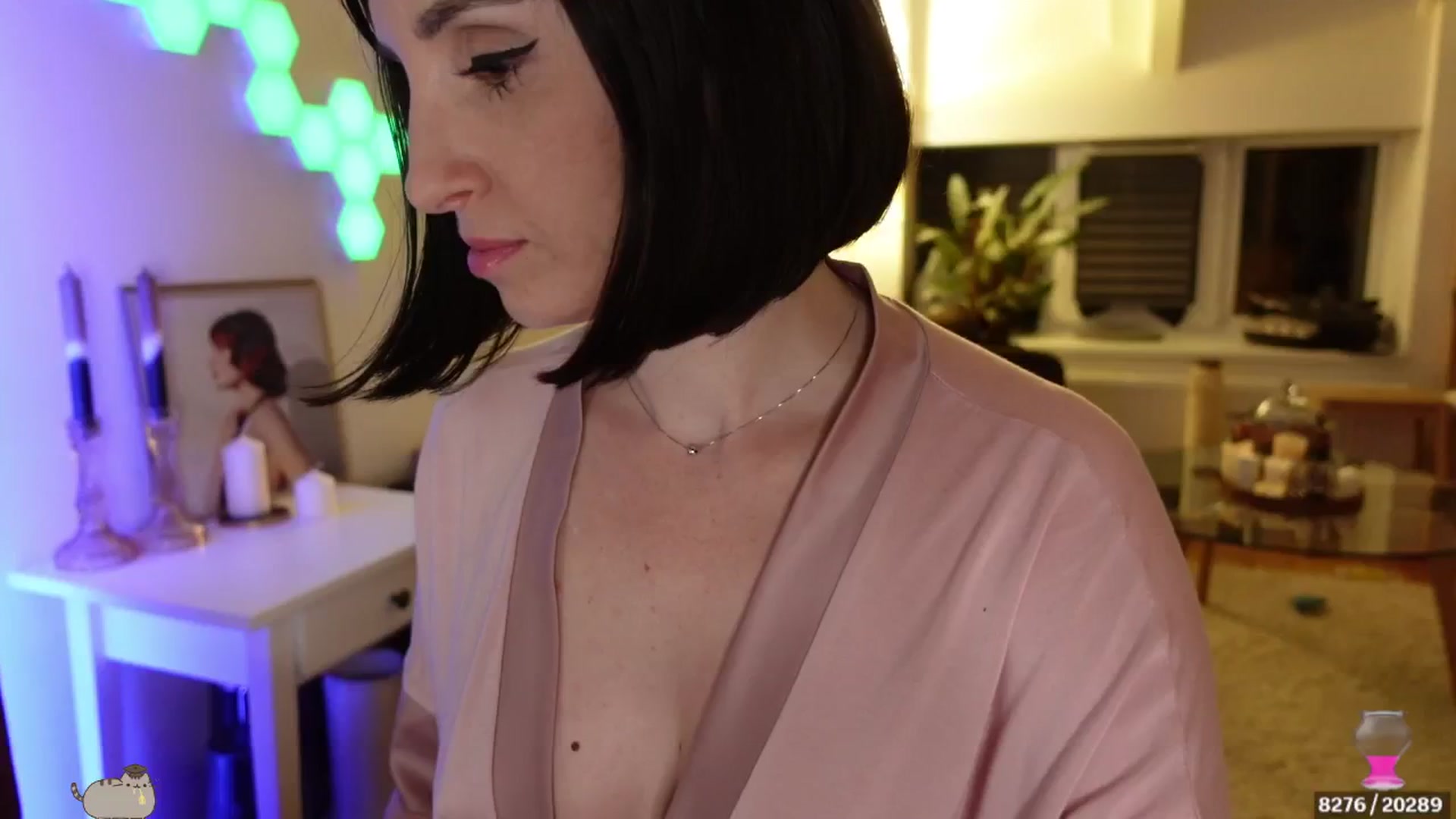 Gallery image thumbnail from Maddie's myfreecams stream on, 05/14/2024, 24:59 image 5 of 20