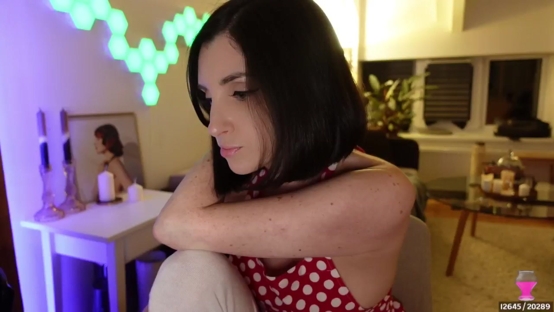 Gallery image thumbnail from Maddie's myfreecams stream on, 05/15/2024, 23:38 image 12 of 20