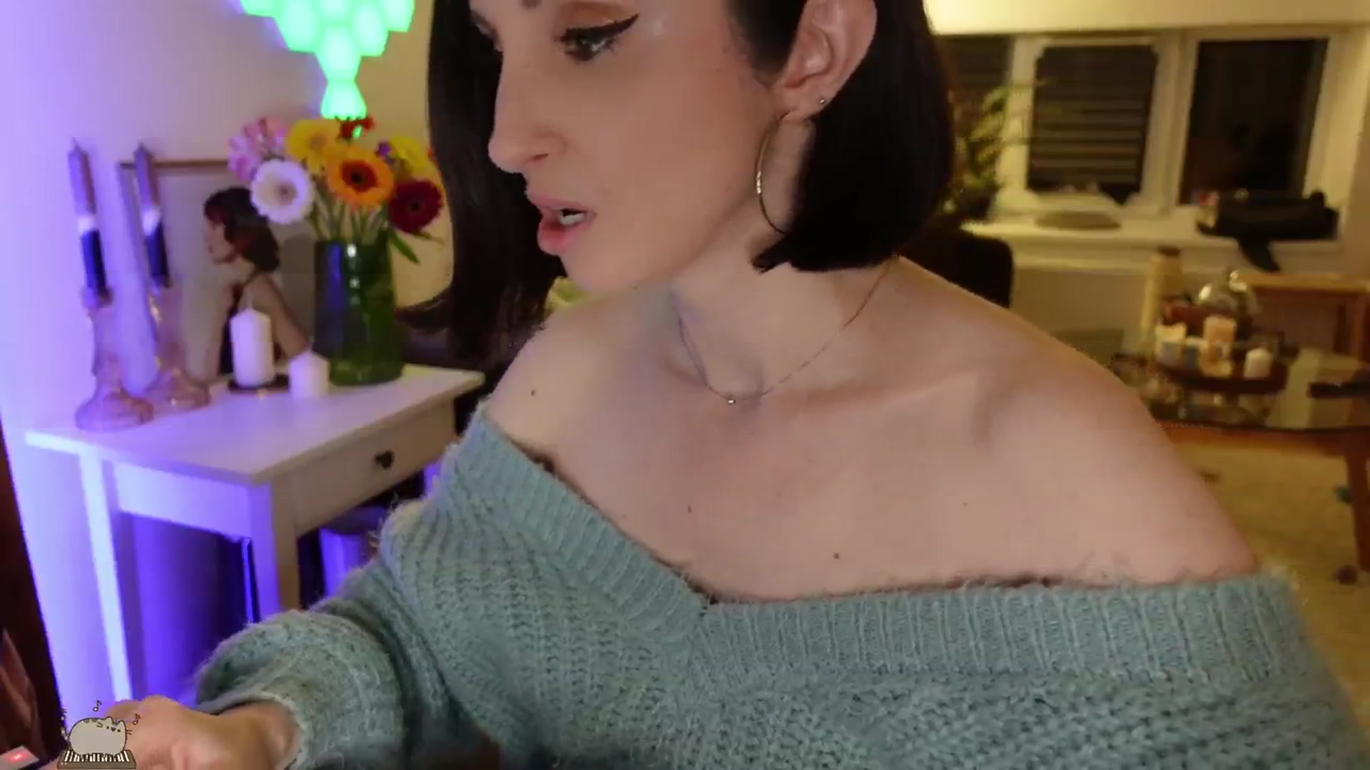 Gallery image thumbnail from Maddie's myfreecams stream on, 05/19/2024, 01:01 image 17 of 20