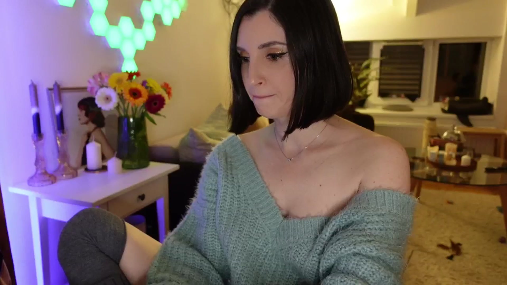 Gallery image thumbnail from Maddie's myfreecams stream on, 05/19/2024, 01:01 image 5 of 20