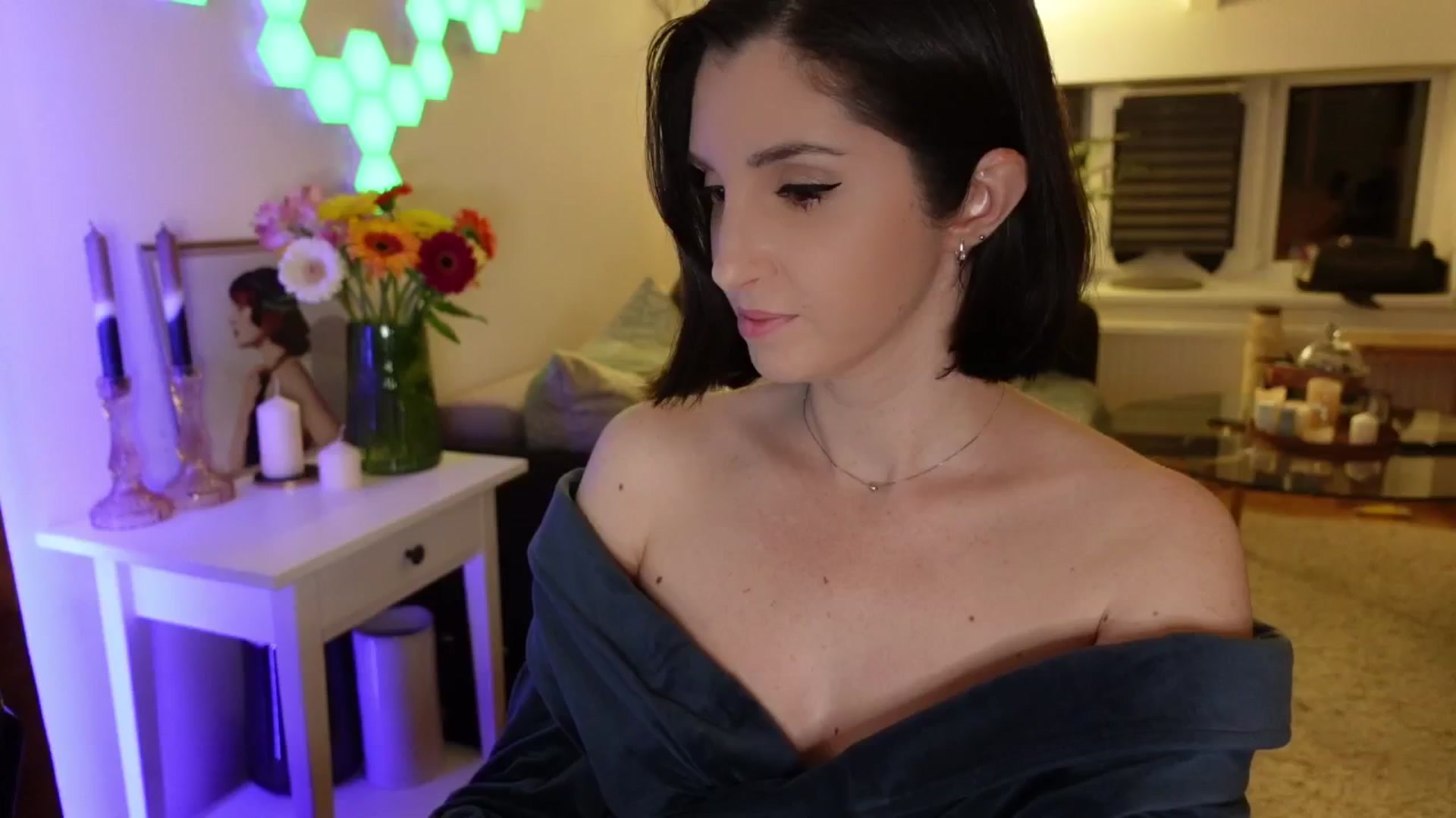 Gallery image thumbnail from Maddie's myfreecams stream on, 05/19/2024, 23:06 image 13 of 20