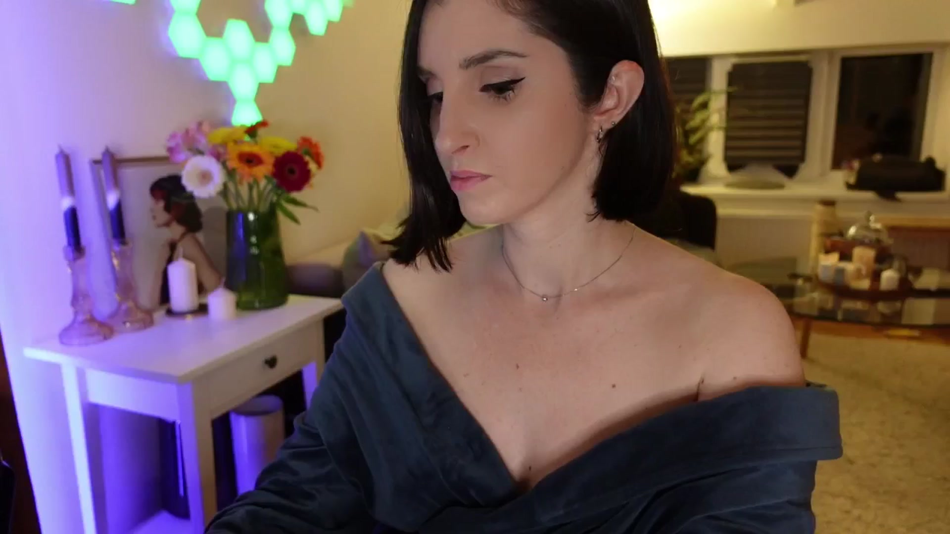Gallery image thumbnail from Maddie's myfreecams stream on, 05/19/2024, 23:06 image 9 of 20