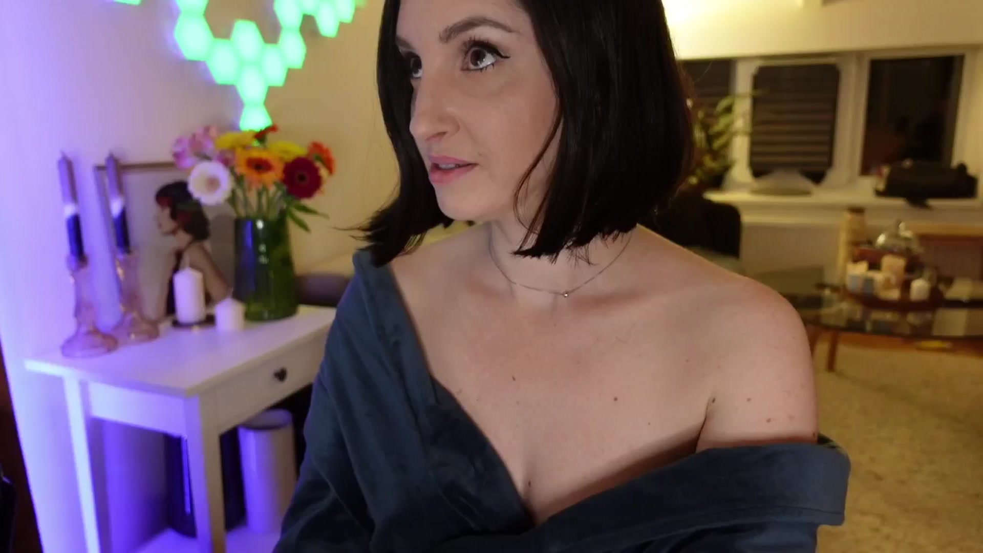 Gallery image thumbnail from Maddie's myfreecams stream on, 05/19/2024, 23:06 image 5 of 20