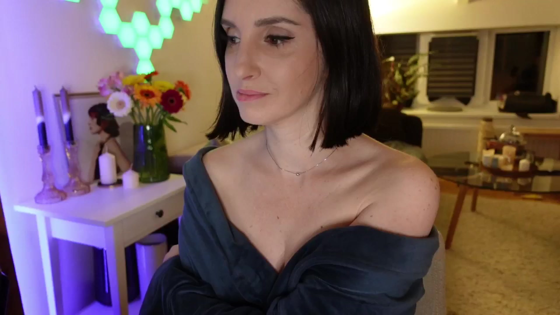 Gallery image thumbnail from Maddie's myfreecams stream on, 05/19/2024, 23:06 image 6 of 20