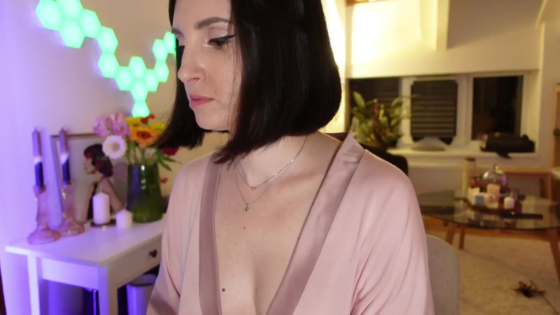 Gallery image thumbnail from Maddie's myfreecams stream on, 05/21/2024, 24:08 image 2 of 20