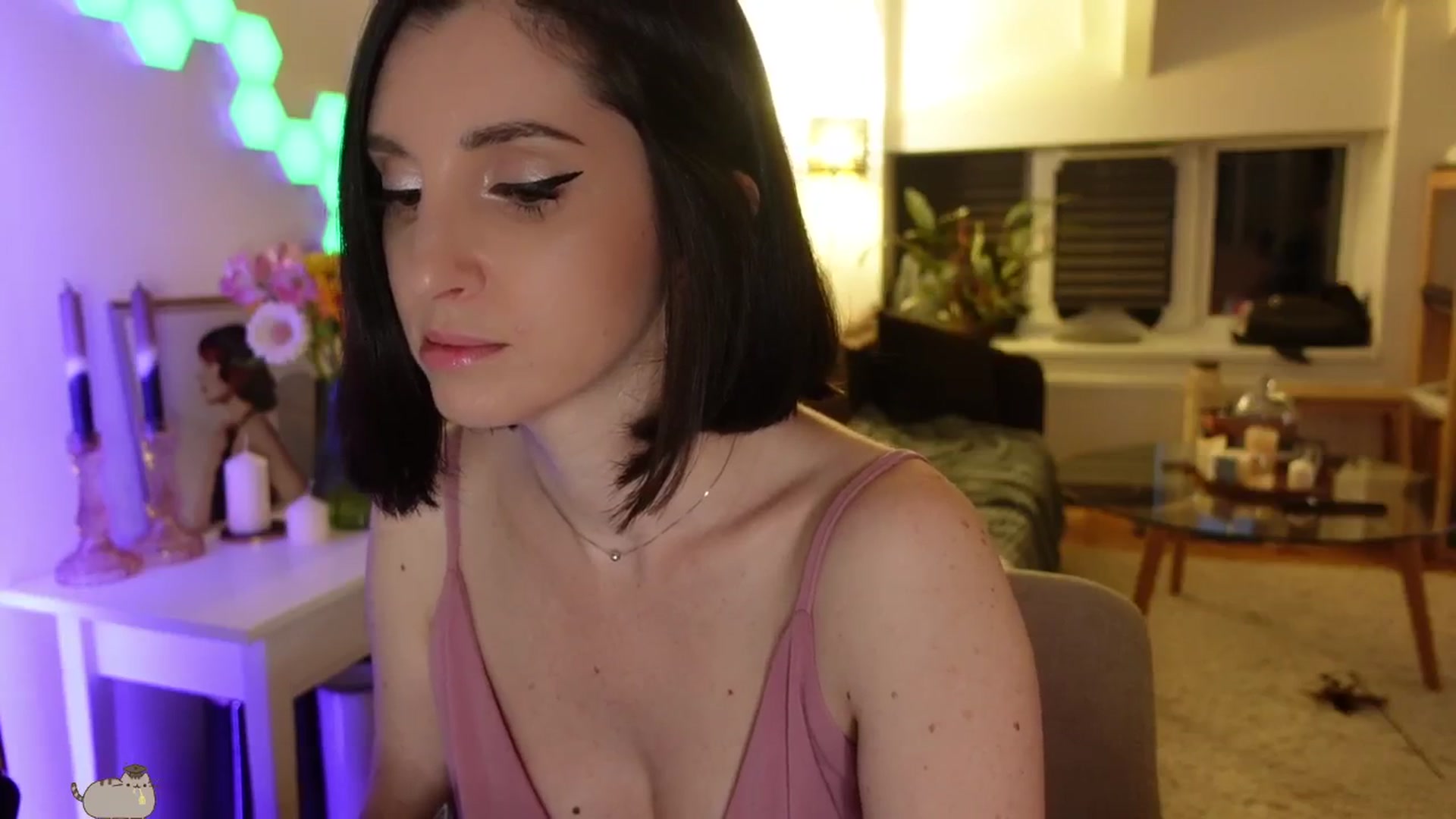 Gallery image thumbnail from Maddie's myfreecams stream on, 05/21/2024, 02:34 image 18 of 20