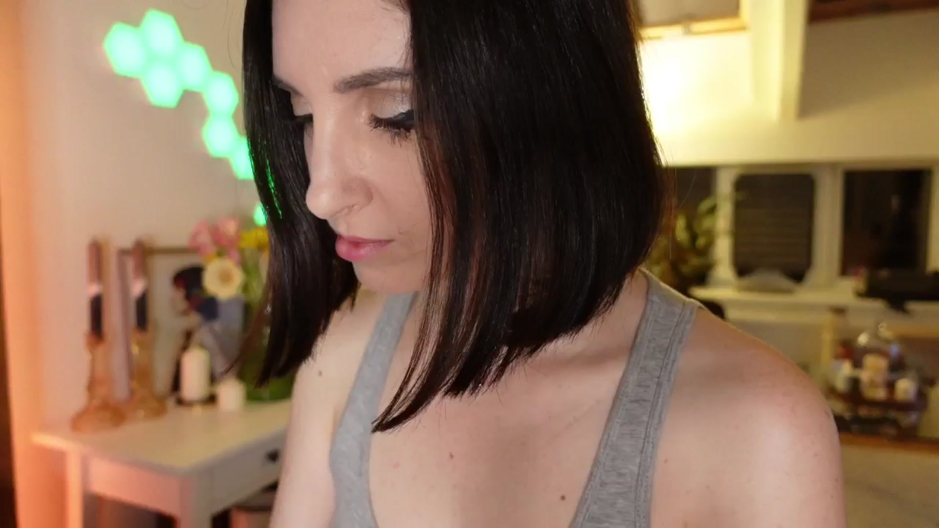 Gallery image thumbnail from Maddie's myfreecams stream on, 05/21/2024, 23:49 image 13 of 20