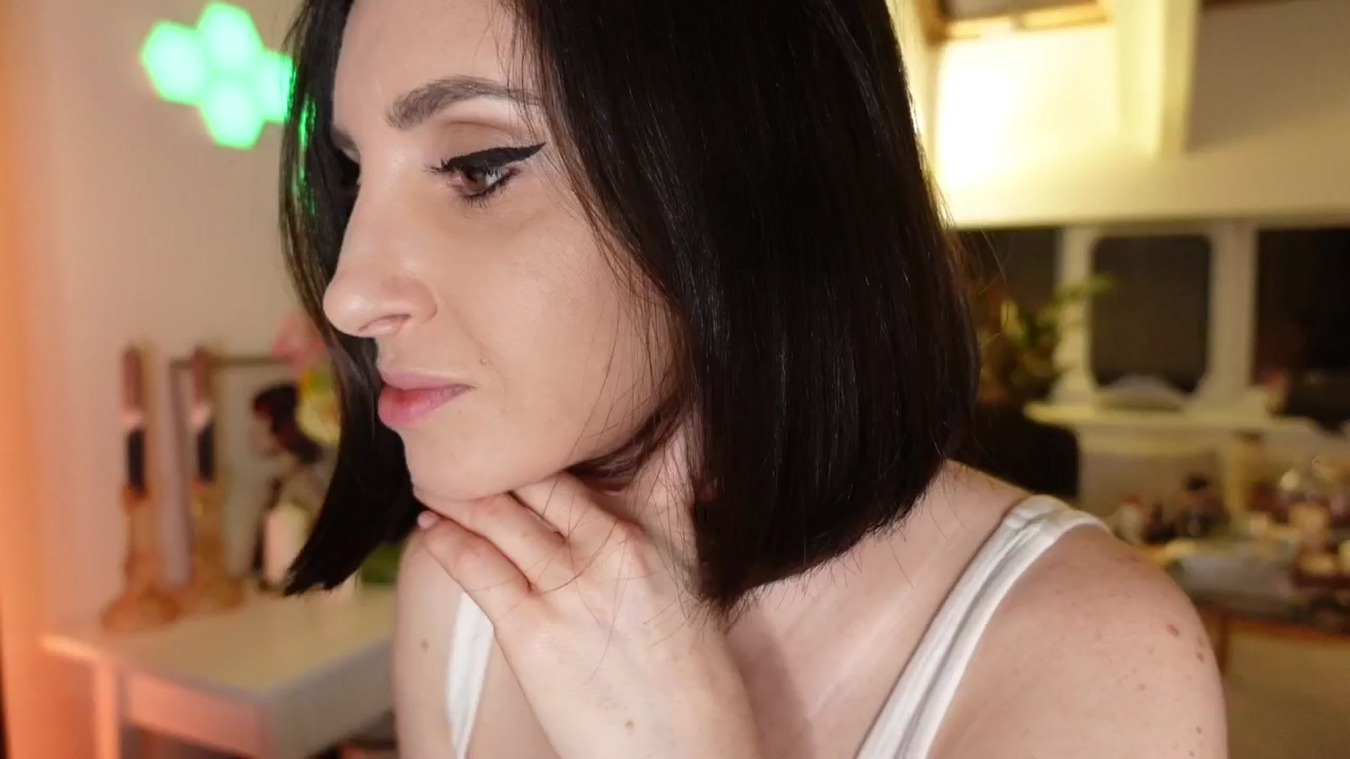 Gallery image thumbnail from Maddie's myfreecams stream on, 05/22/2024, 22:44 image 1 of 20