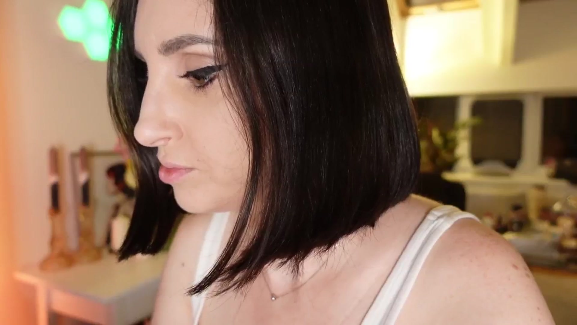 Gallery image thumbnail from Maddie's myfreecams stream on, 05/22/2024, 22:44 image 3 of 20