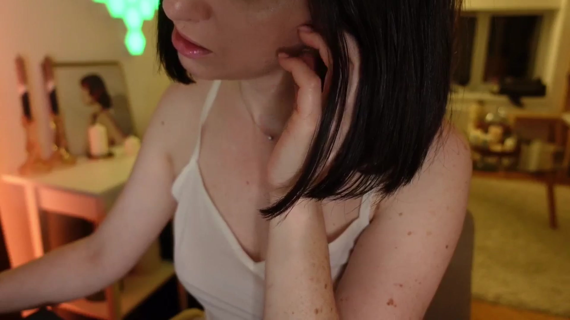 Gallery image thumbnail from Maddie's myfreecams stream on, 05/25/2024, 01:10 image 17 of 20