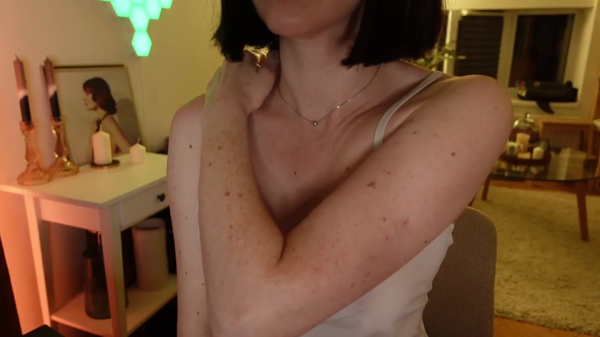 Gallery image thumbnail from Maddie's myfreecams stream on, 05/25/2024, 01:10 image 16 of 20