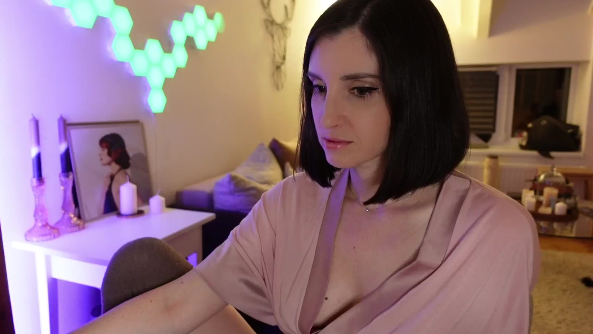 Gallery image thumbnail from Maddie's myfreecams stream on, 05/27/2024, 24:41 image 13 of 20