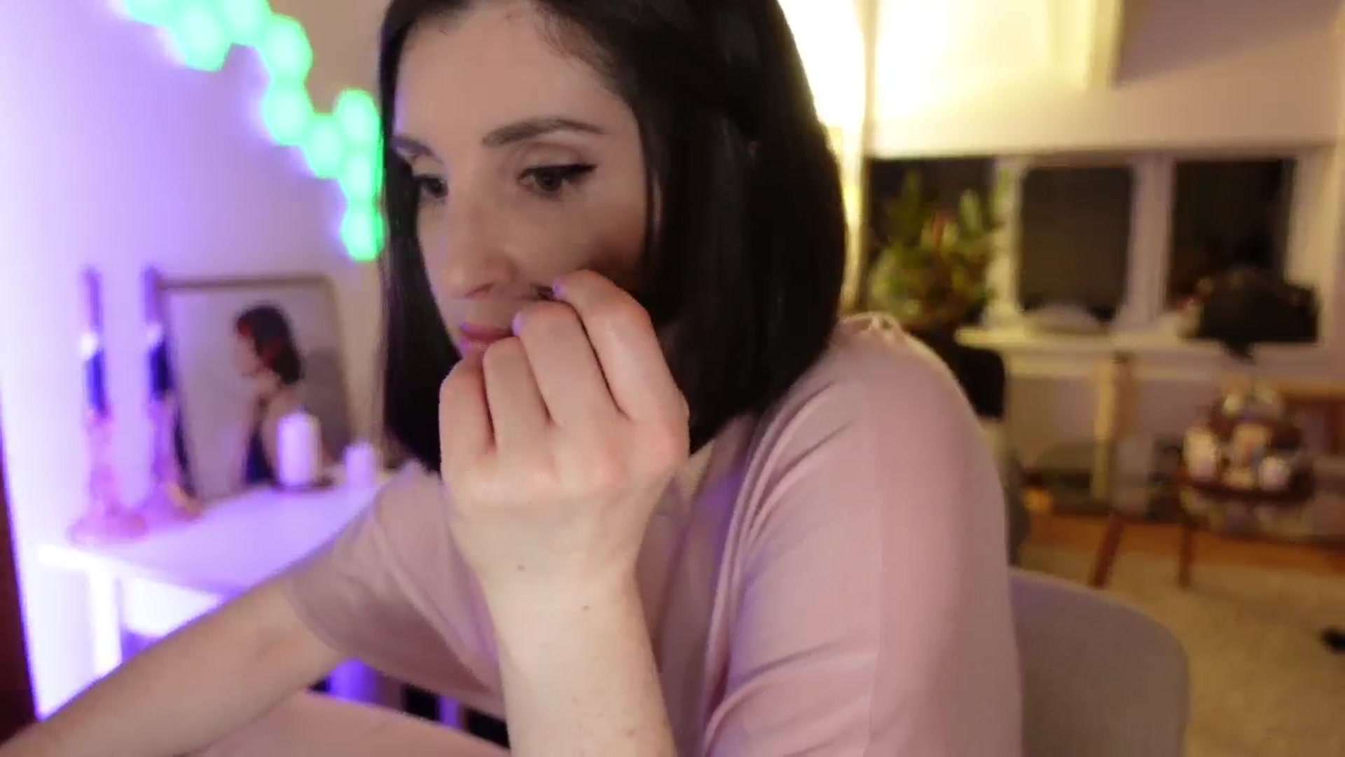 Gallery image thumbnail from Maddie's myfreecams stream on, 05/27/2024, 24:41 image 2 of 20