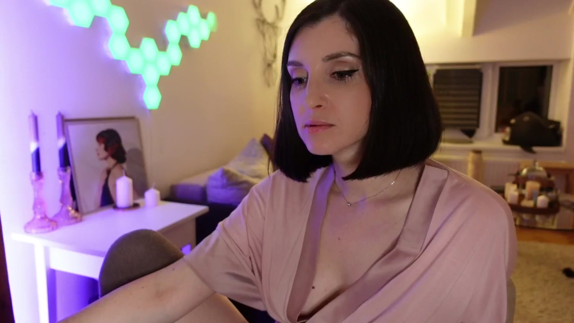 Gallery image thumbnail from Maddie's myfreecams stream on, 05/27/2024, 24:41 image 11 of 20