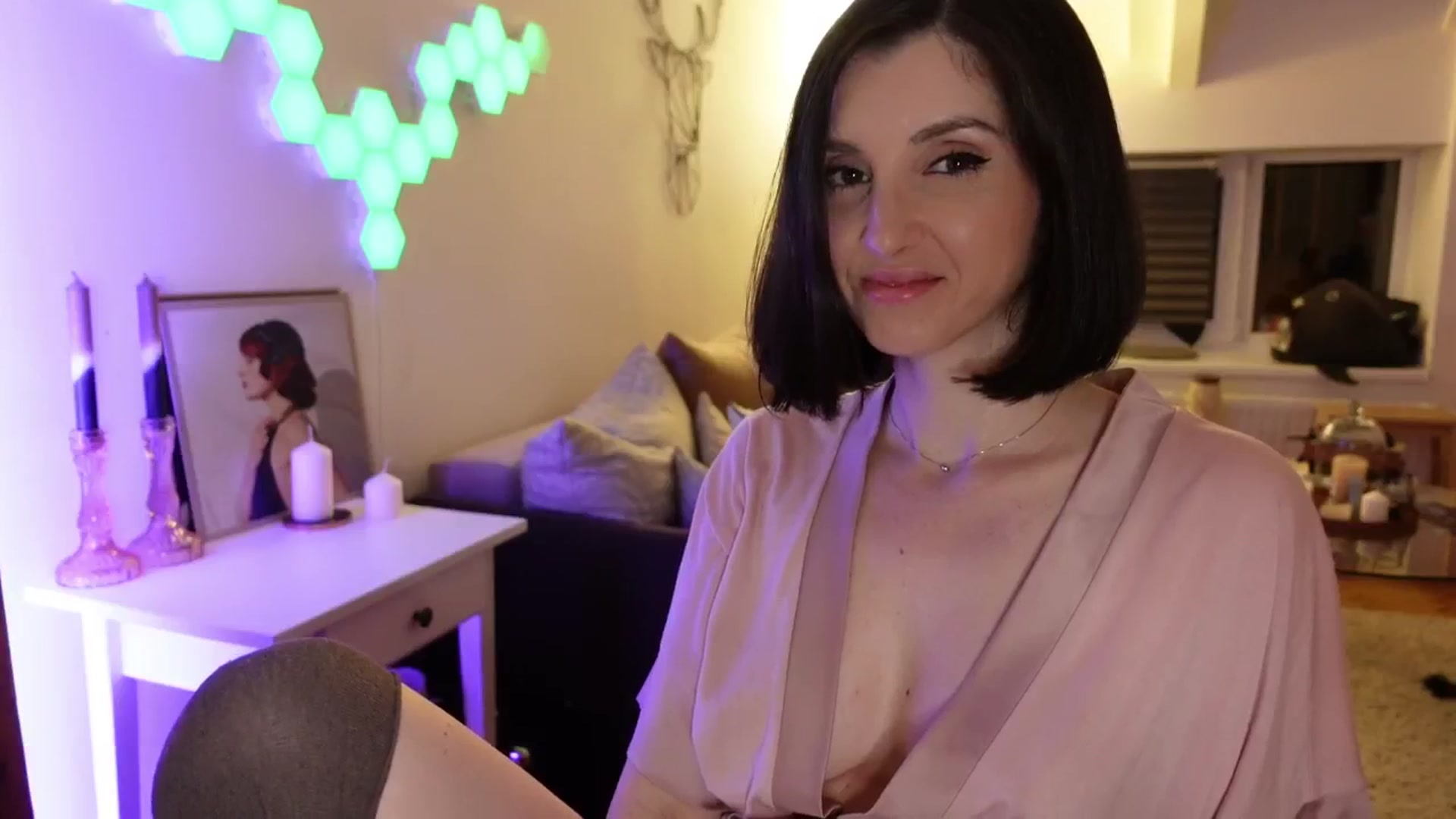 Gallery image thumbnail from Maddie's myfreecams stream on, 05/27/2024, 01:33 image 4 of 20