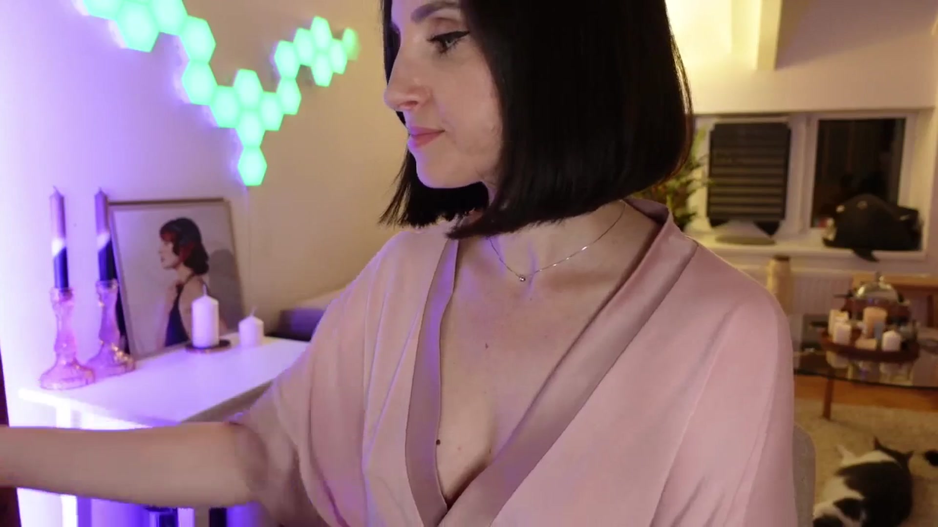 Gallery image thumbnail from Maddie's myfreecams stream on, 05/27/2024, 01:33 image 18 of 20