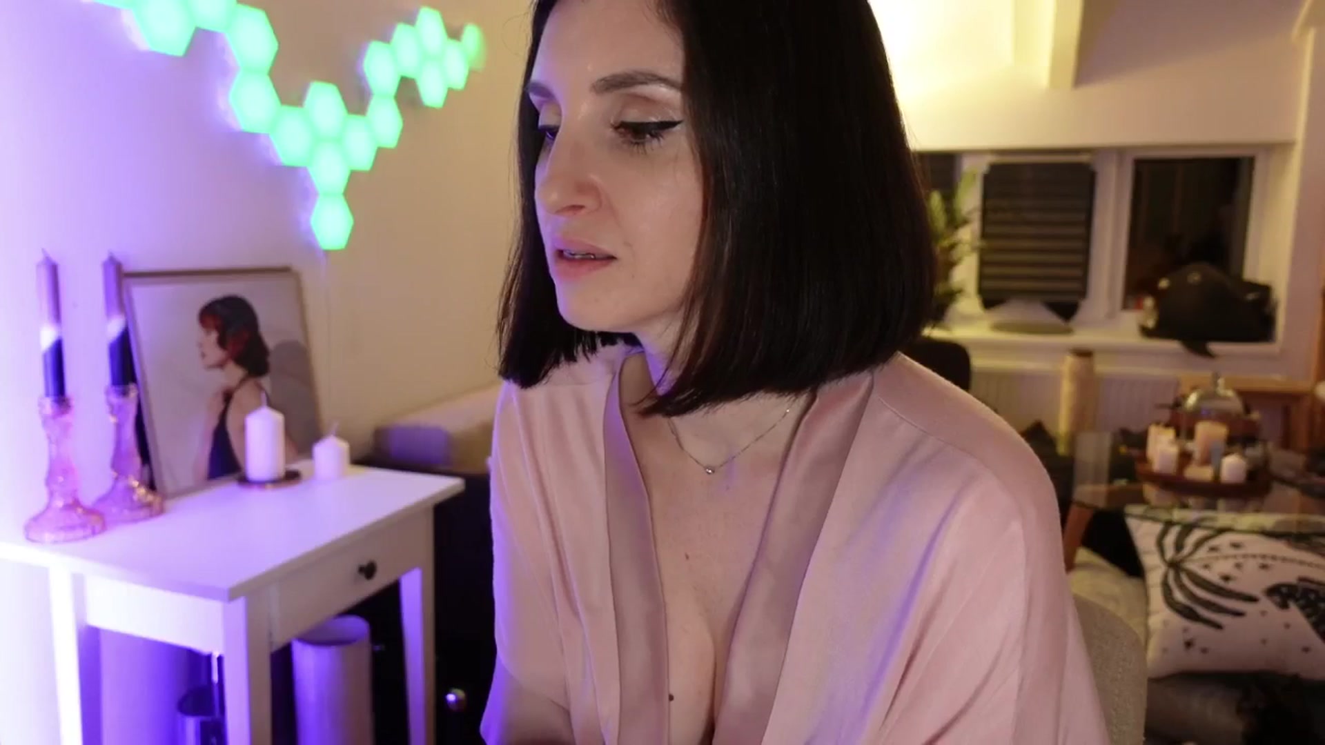 Gallery image thumbnail from Maddie's myfreecams stream on, 05/27/2024, 02:14 image 3 of 20